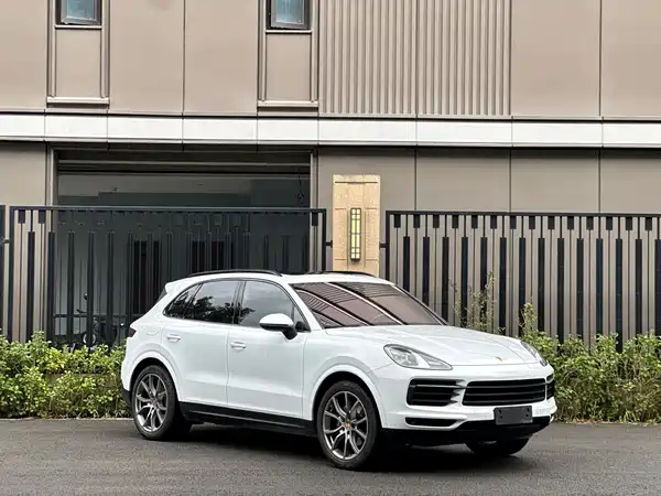 Porsche Cayenne 2022
