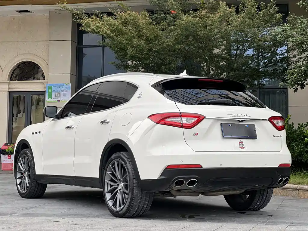 Maserati Levante 2020 — фото 12