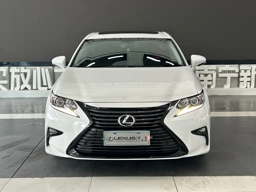 Lexus ES 2018 — фото 2