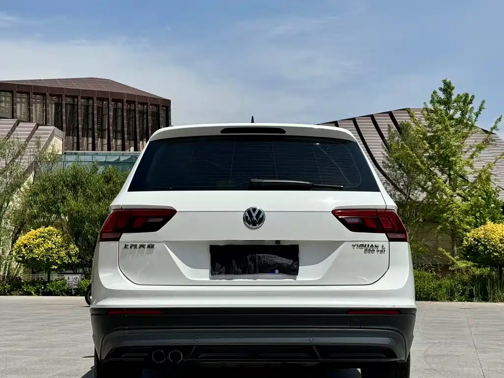 Volkswagen Tiguan L 2018 — фото 8