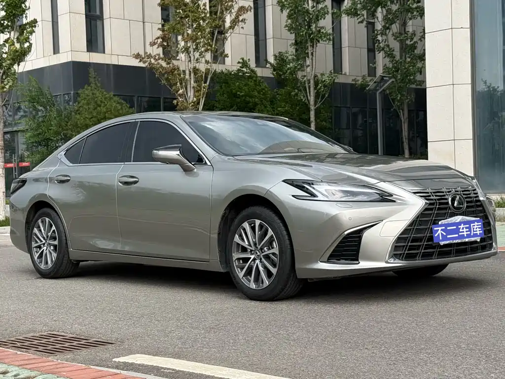Lexus ES 2025 — фото 3