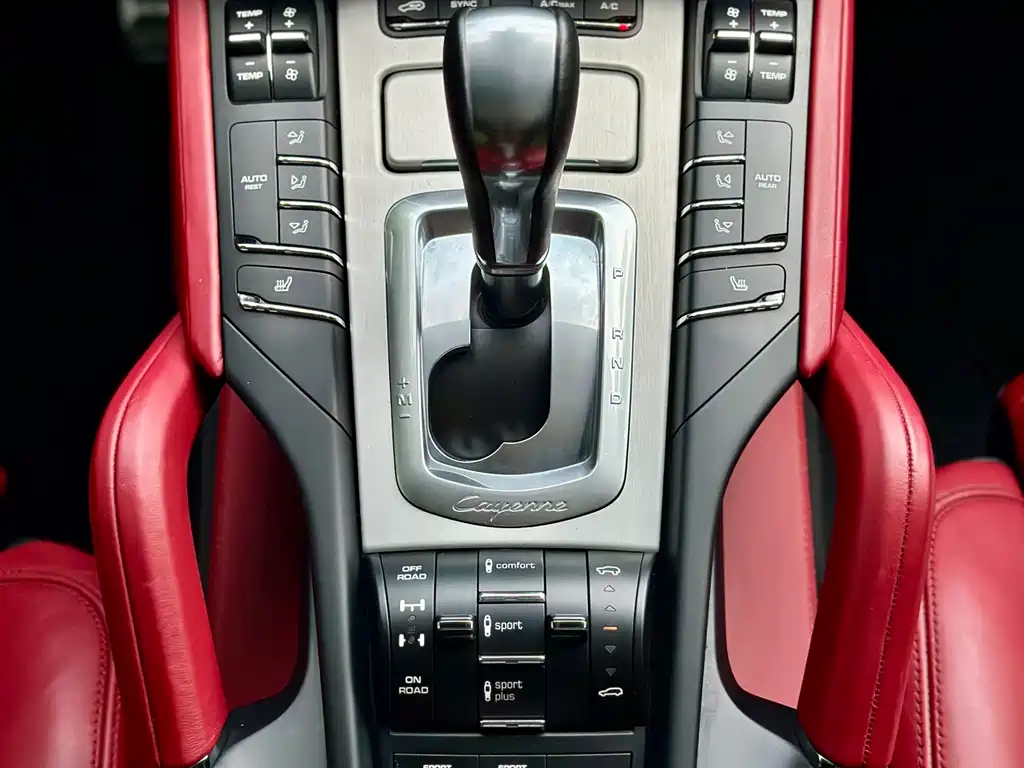 Porsche Cayenne 2015 — фото 17