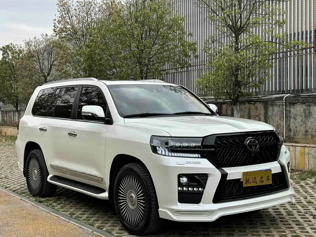 Toyota Land Cruiser 2020 — фото 2