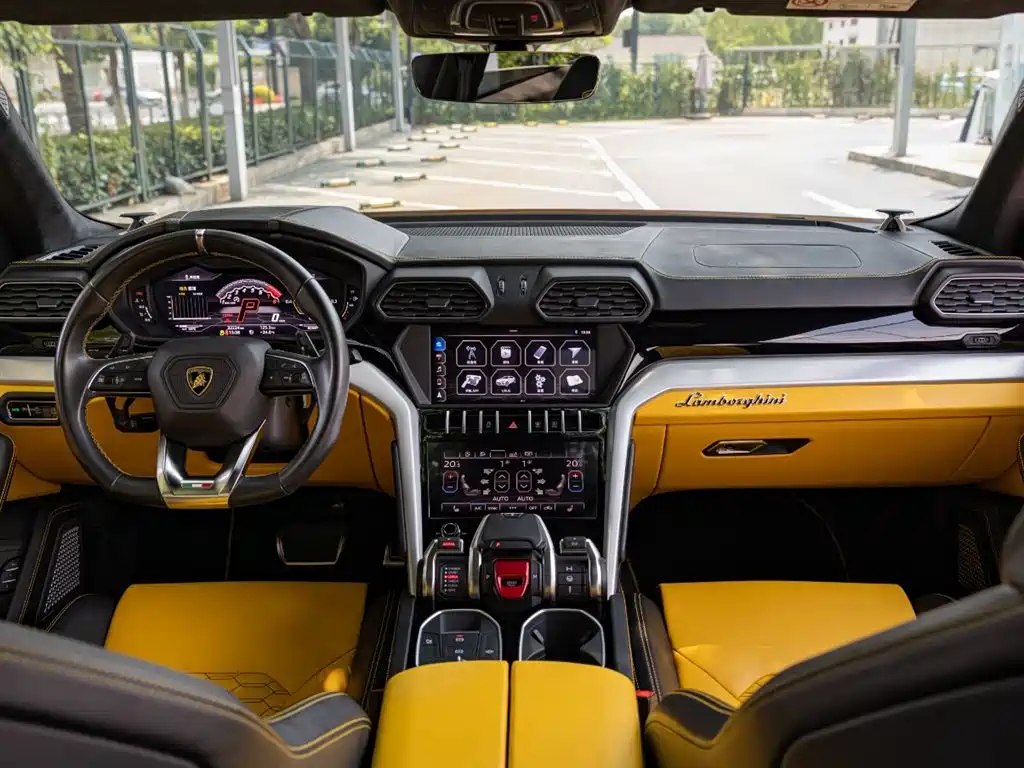 Lamborghini Urus 2019 — фото 10