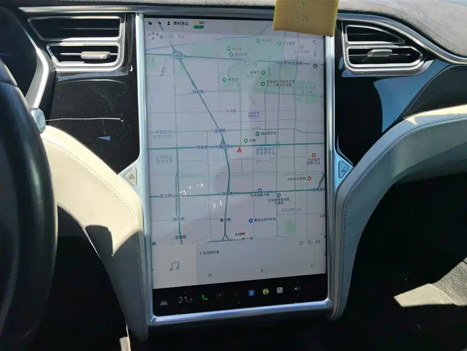 Tesla Model S 2016 — фото 13
