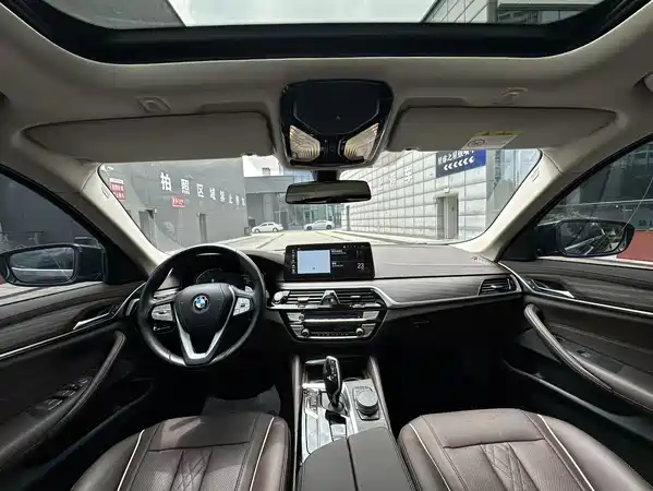 BMW 5 Series 2021
