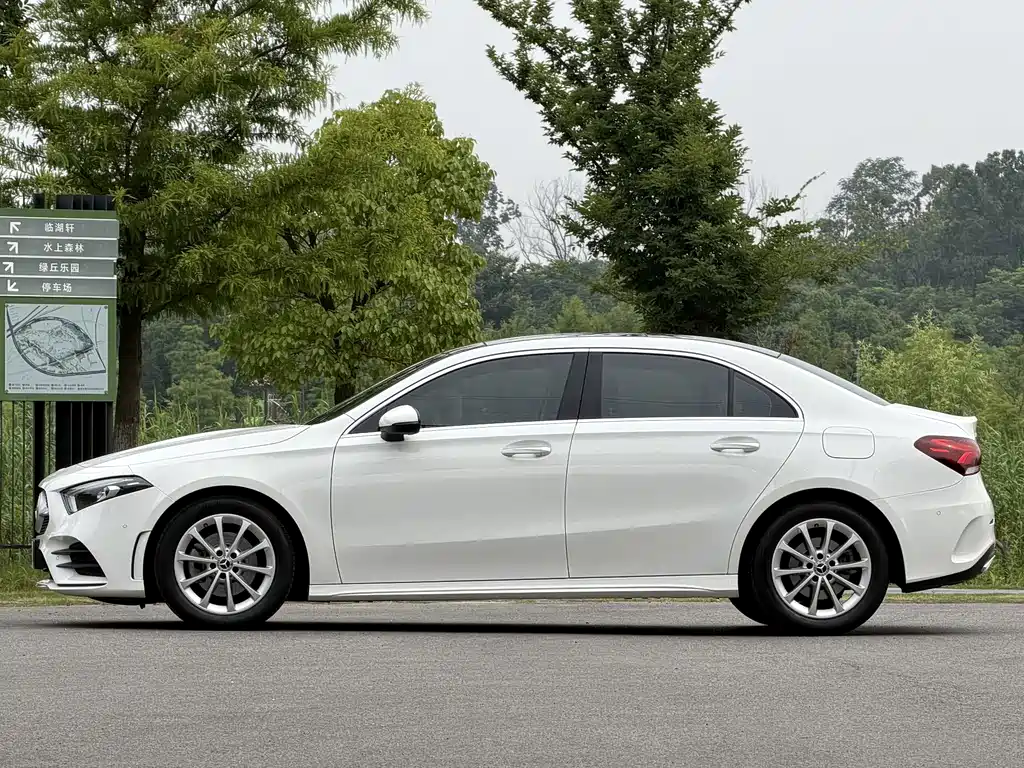 Mercedes-Benz A-Class 2021 — фото 14