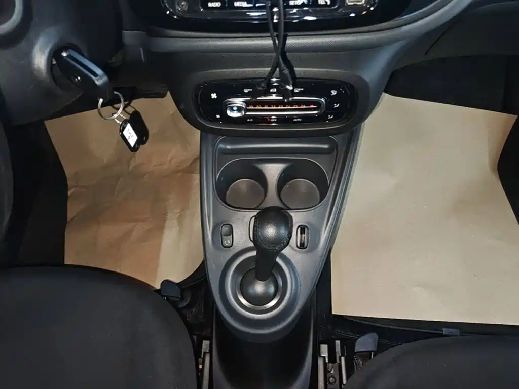 smart fortwo 2017 — фото 14