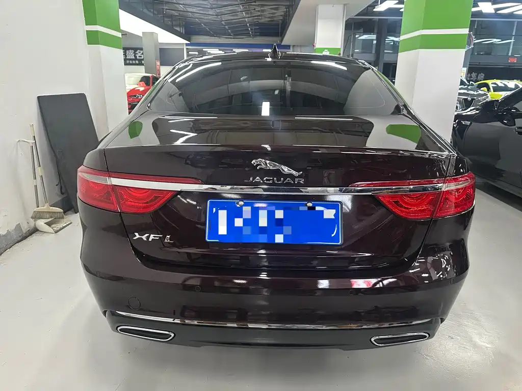 Jaguar XFL 2019