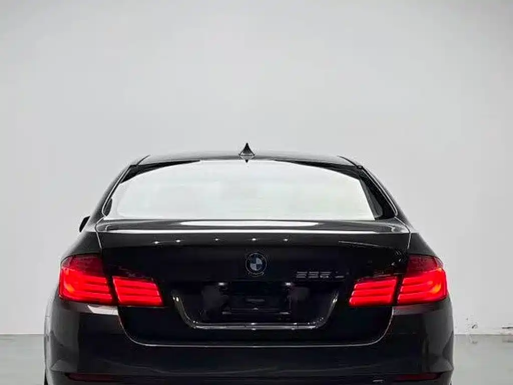 BMW 5 Series 2013 — фото 18