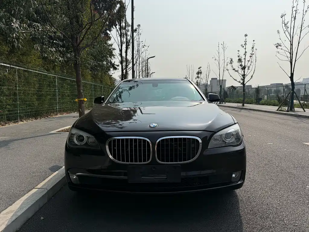 BMW 7 Series 2011 — фото 2