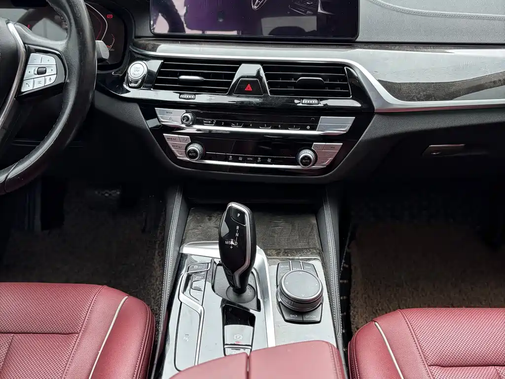 BMW 5 Series 2021 — фото 13