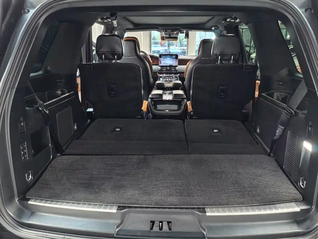 Lincoln Navigator 2021 — фото 9