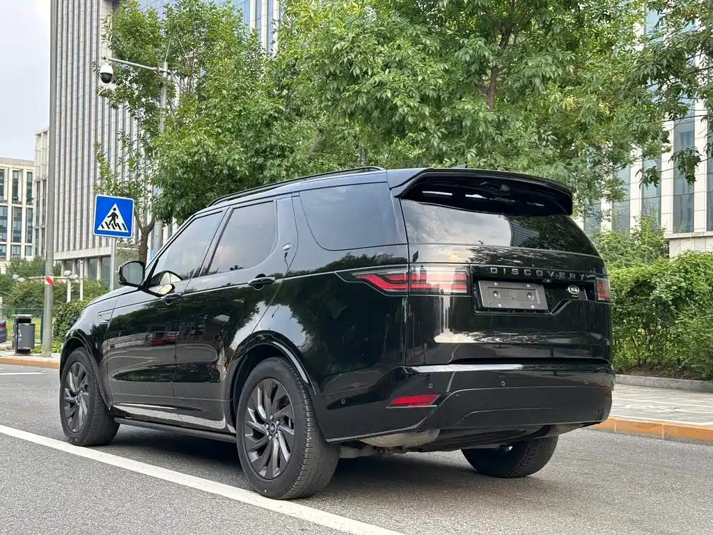 Land Rover Discovery 2023 — фото 18