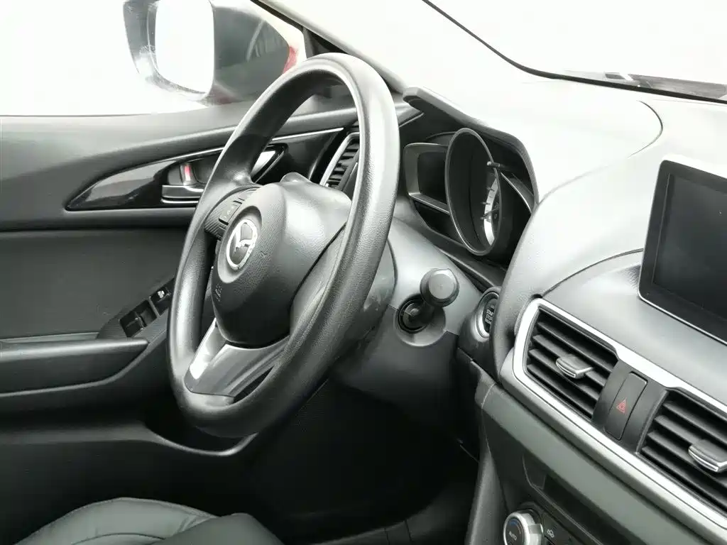 Mazda 3 Axela 2016 — фото 22