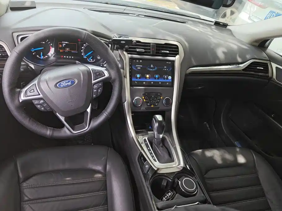 Ford Mondeo 2015 — фото 12