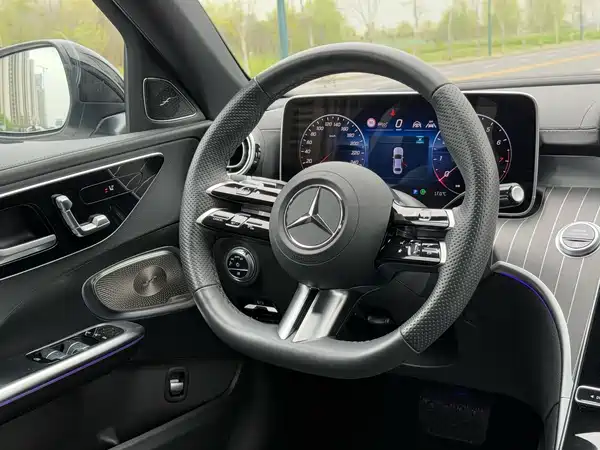 Mercedes-Benz C-Class 2024