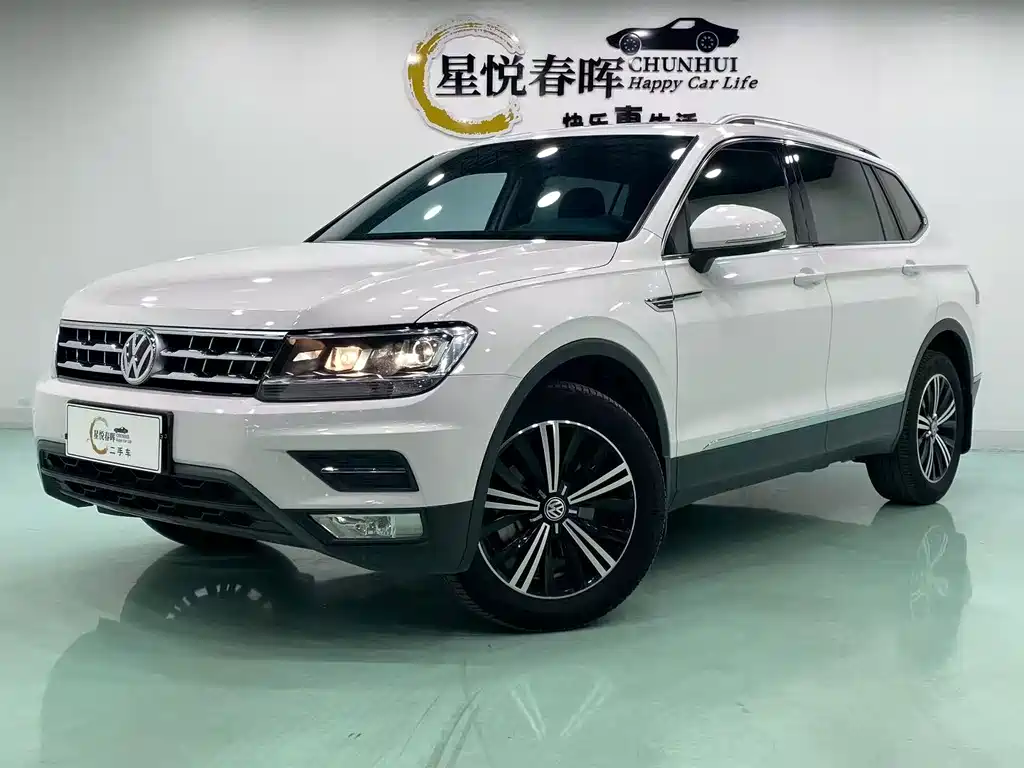 Volkswagen Tiguan L 2020 — фото 1