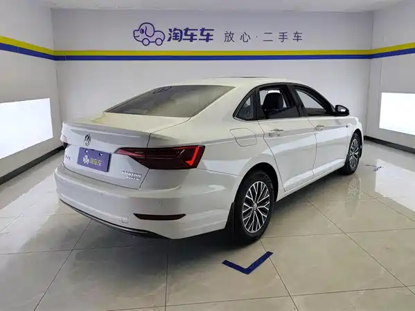 Volkswagen Sagitar 2020