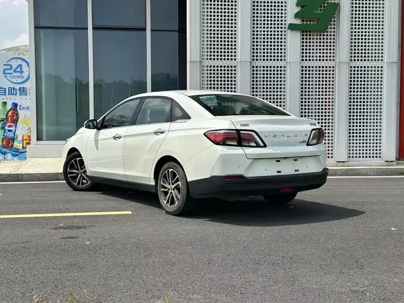 Venucia D60 2019
