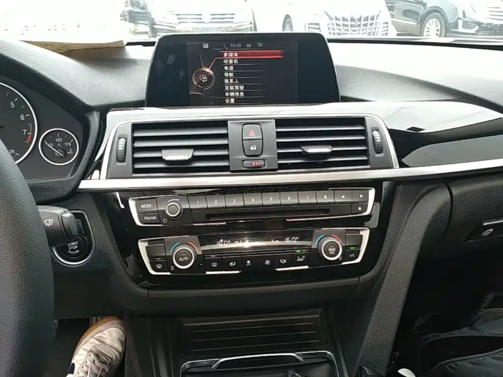 BMW 3 Series 2016 — фото 13