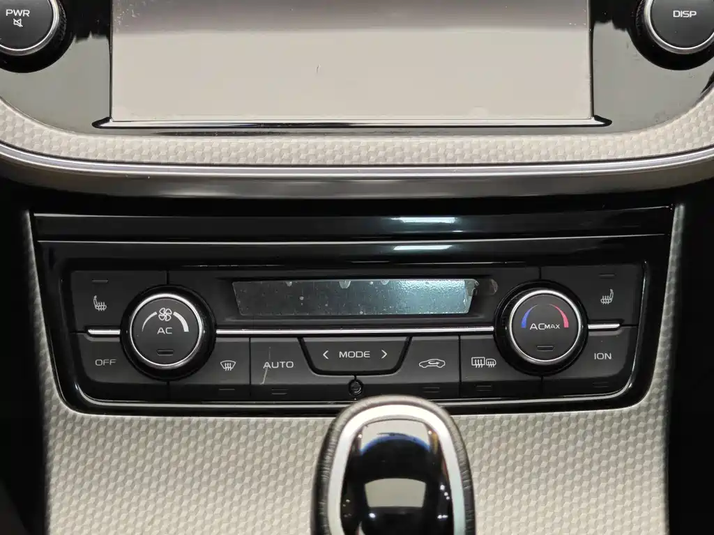 Geely Emgrand GS 2016 — фото 16