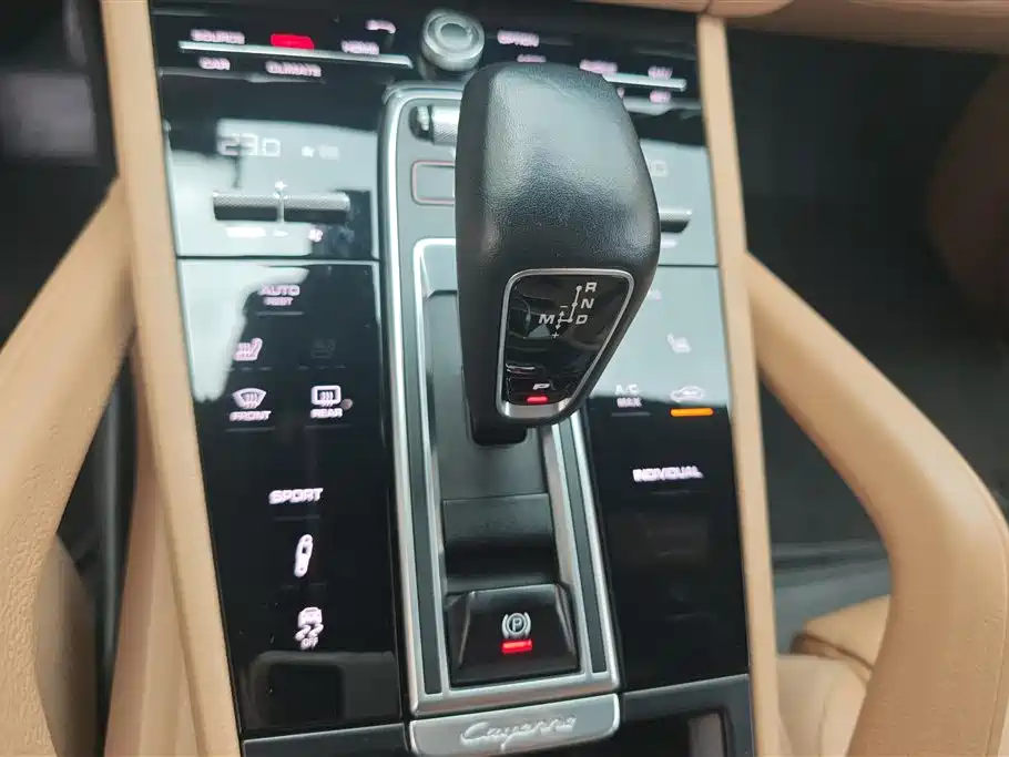 Porsche Cayenne 2018 — фото 16