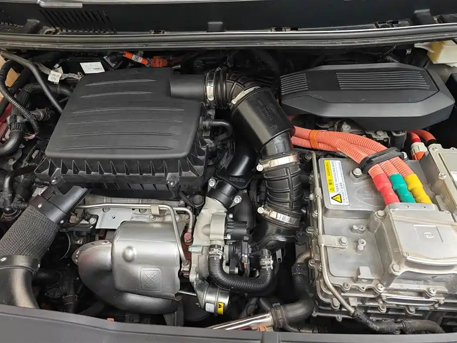 BYD MAX New Energy 2019 — фото 10