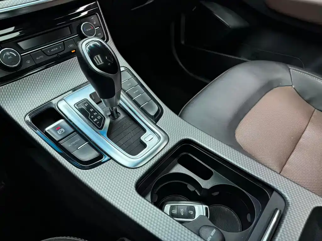 Geely Emgrand GS 2016 — фото 14