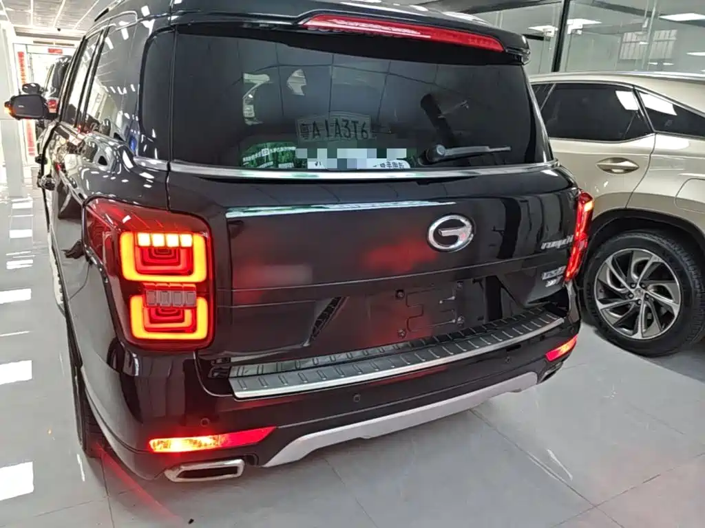 GAC Trumpchi GS8 2017 — фото 6