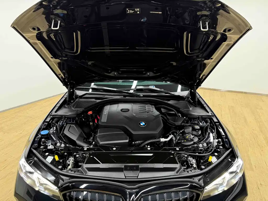 BMW 3 Series 2025