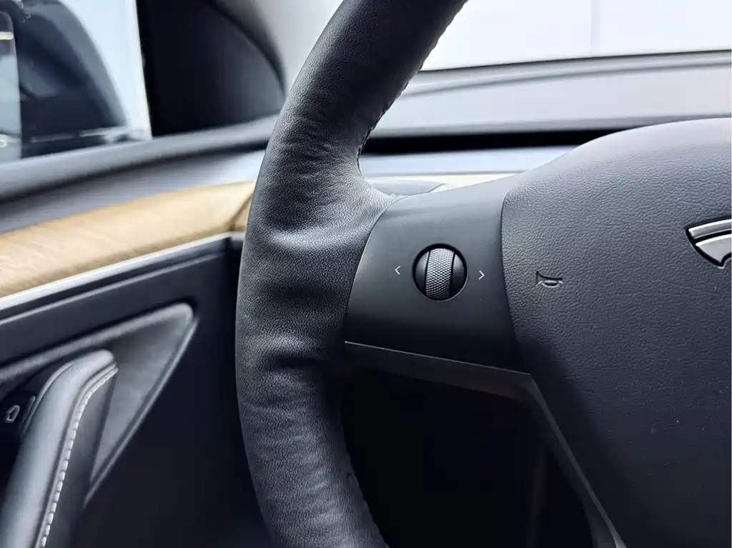 Tesla Model Y 2021 — фото 19