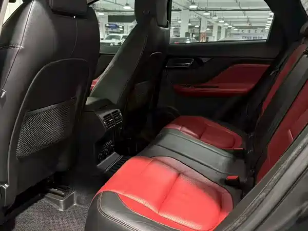 Jaguar F-PACE 2016