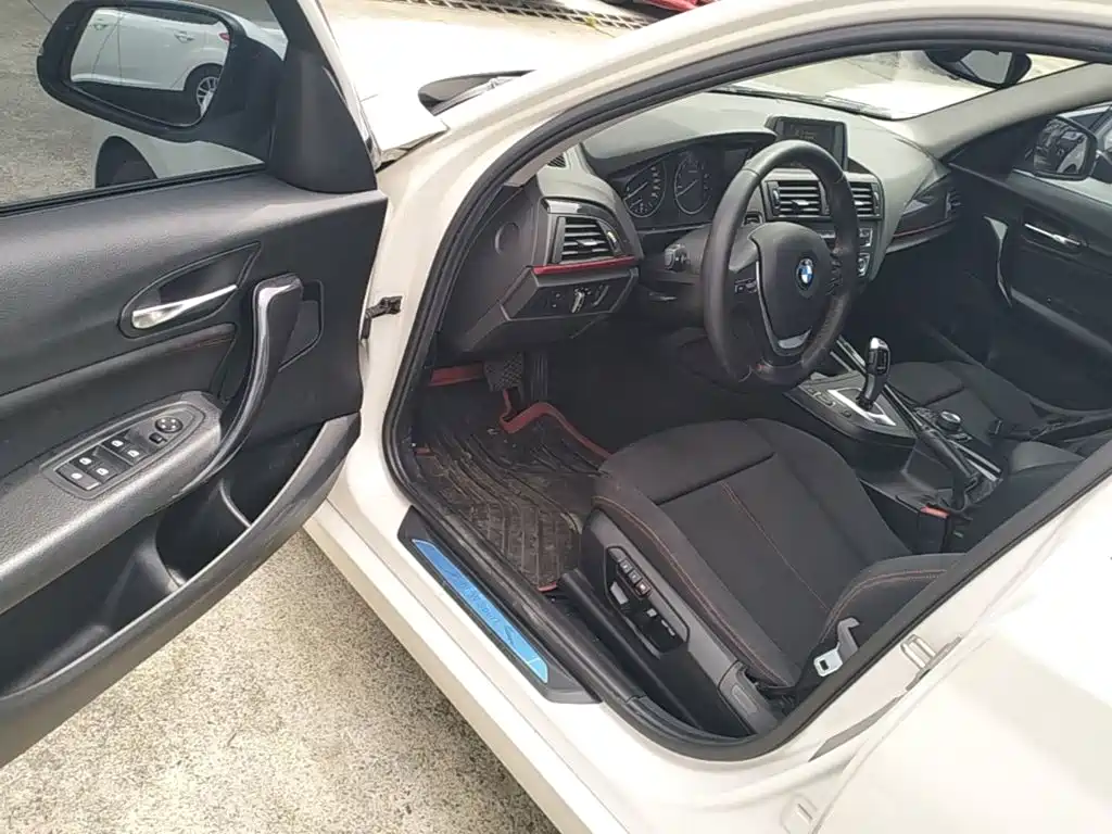 BMW 1 Series 2015 — фото 12