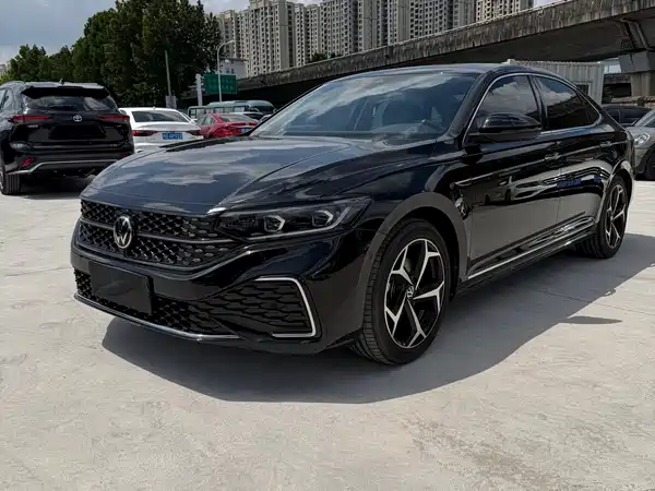 Volkswagen Passat 2025