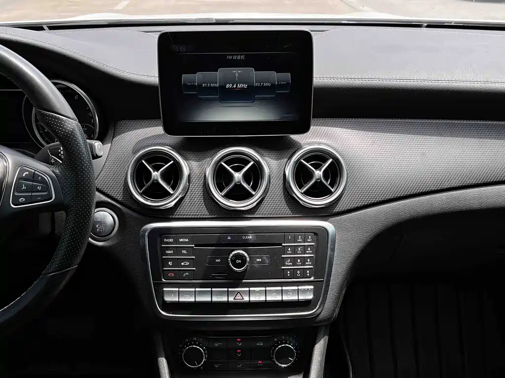 Mercedes-Benz GLA 2017 — фото 9