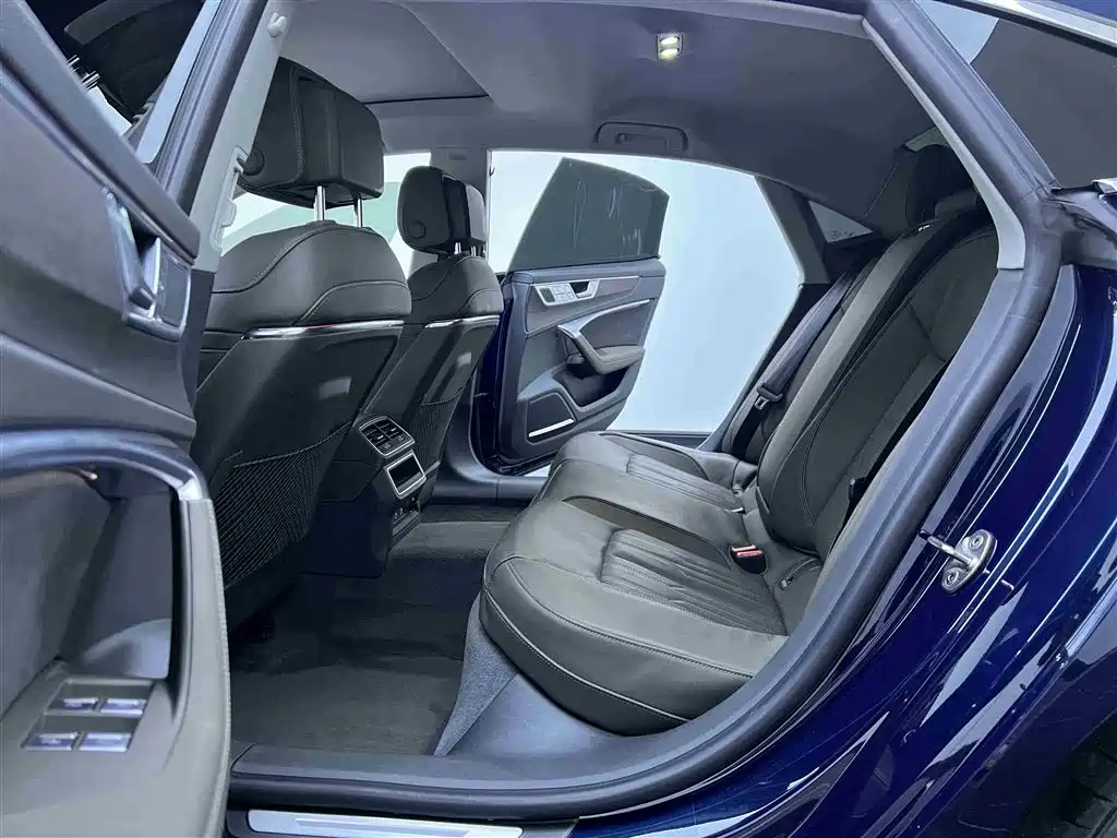 Audi A7L 2022 — фото 14
