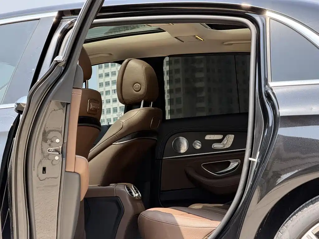 Mercedes-Benz E-Class 2020 — фото 10