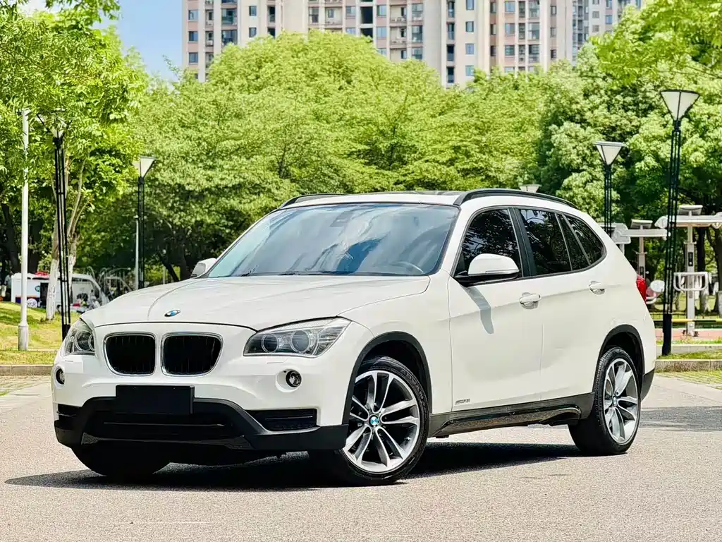 BMW X1 2014 — фото 1