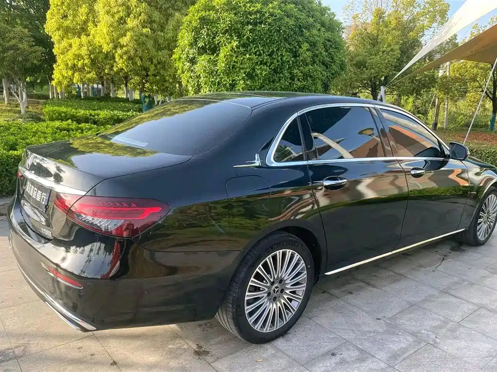 Mercedes-Benz E-Class 2023 — фото 9