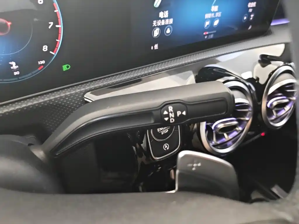 Mercedes-Benz A-Class 2020 — фото 14