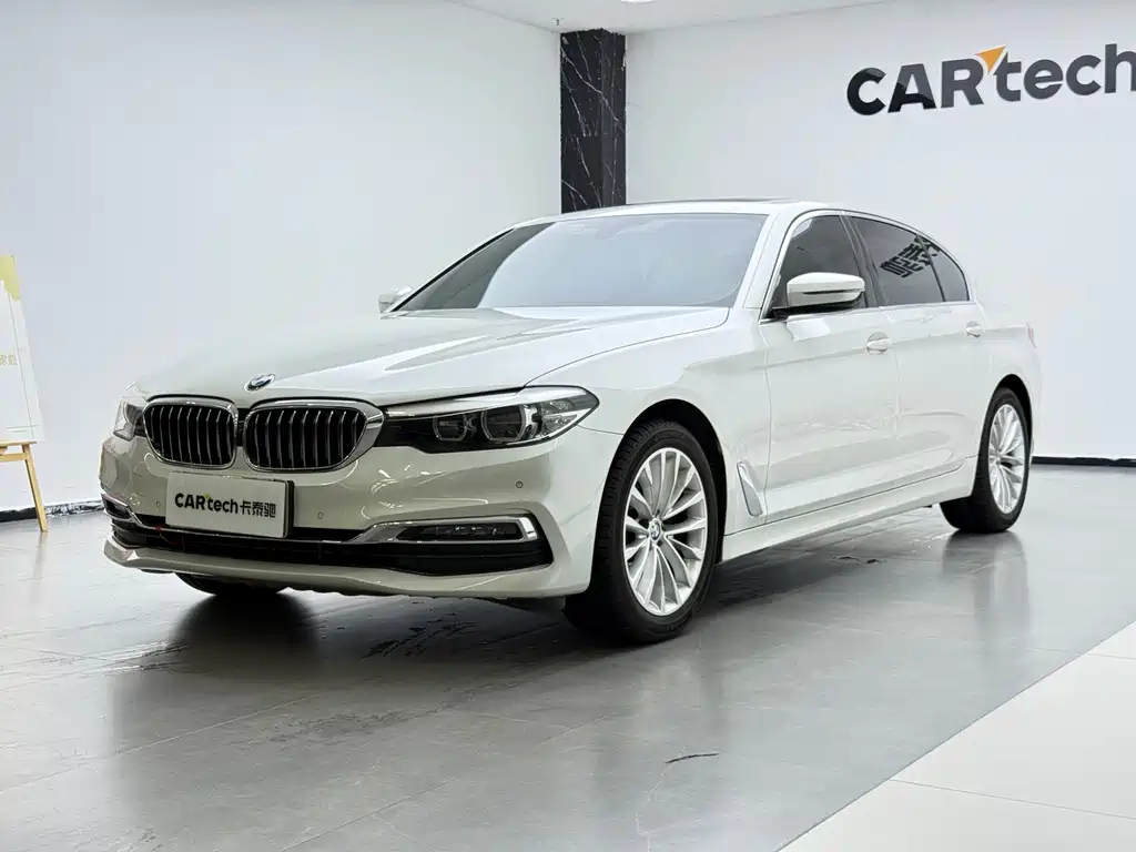 BMW 5 Series 2019 — фото 1