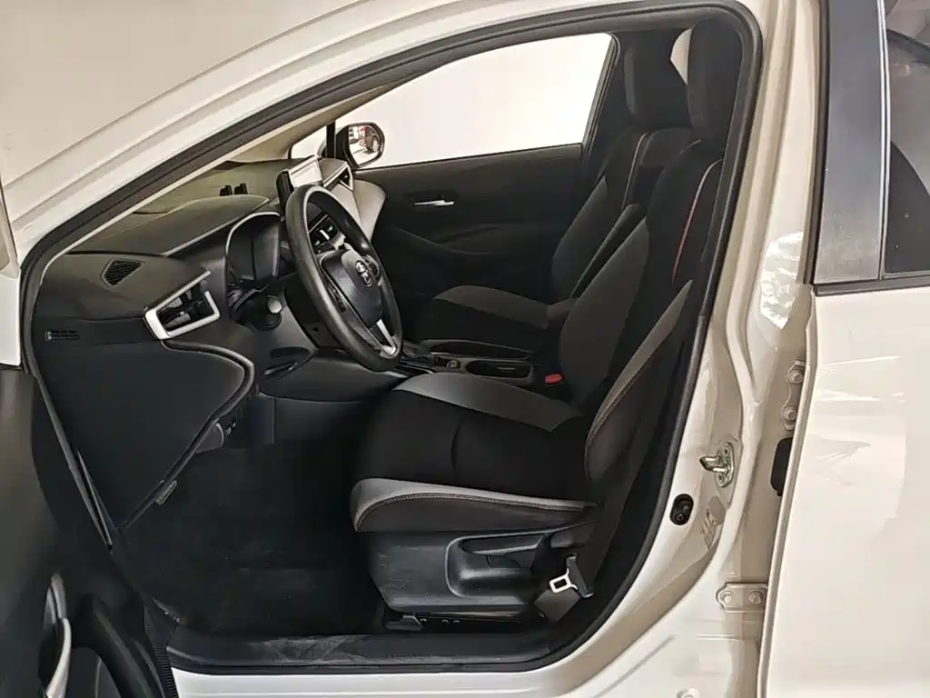 Toyota Corolla 2023 — фото 15
