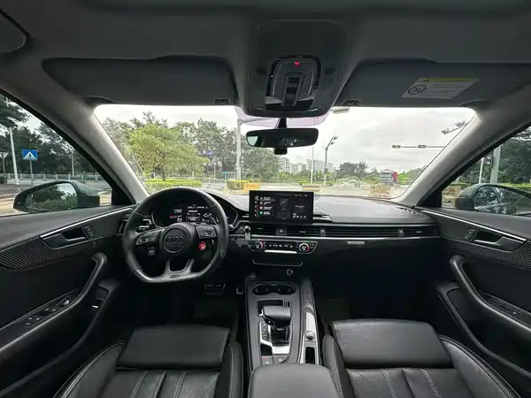 Audi A4L 2021