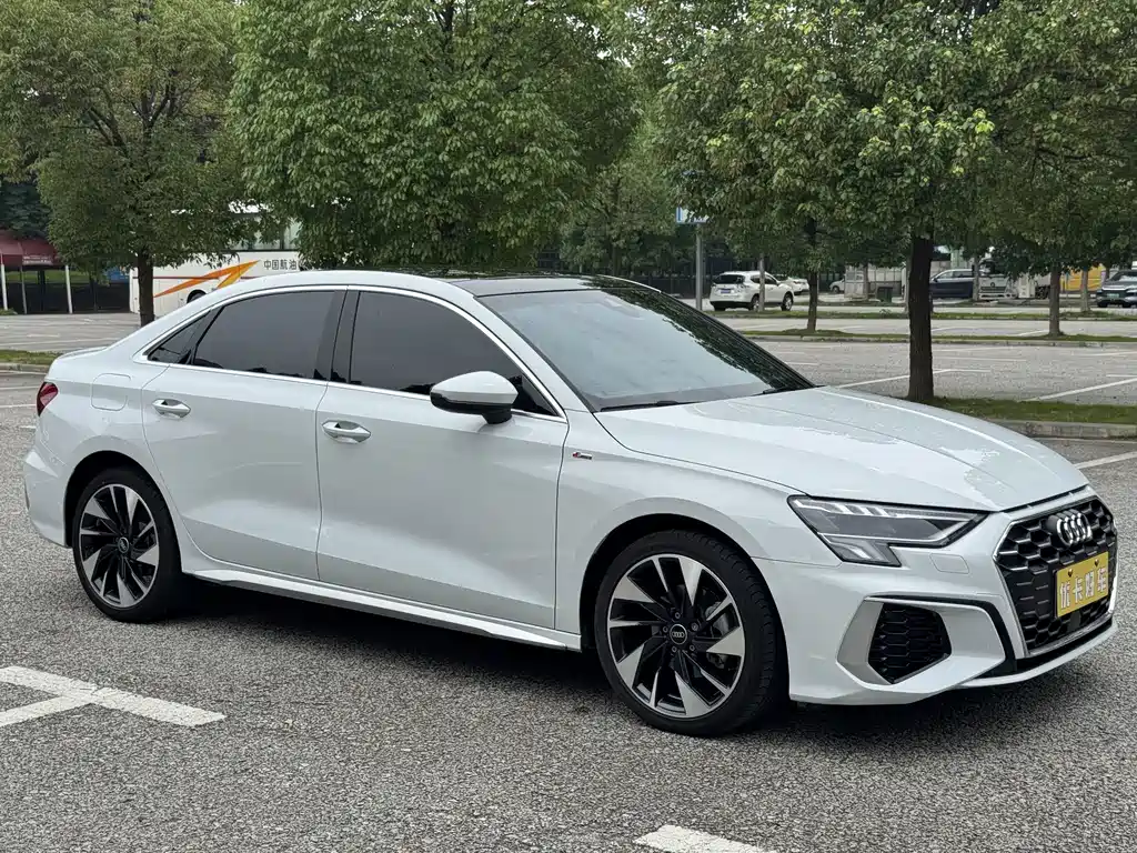 Audi A3 2023 — фото 3