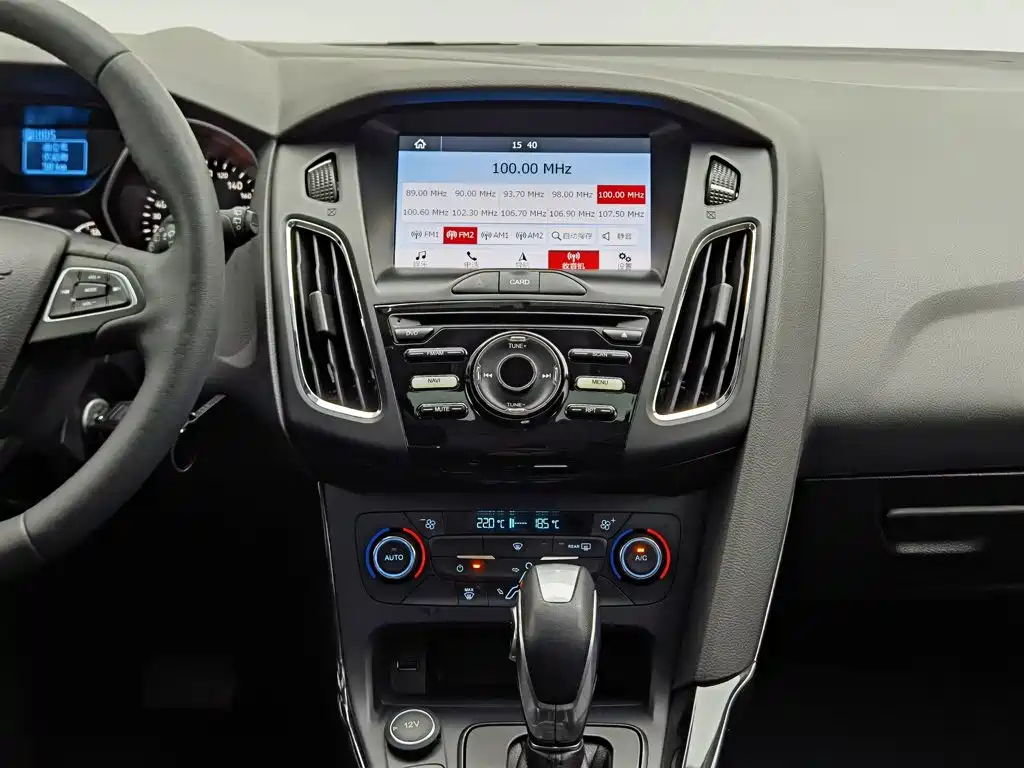 Ford Focus 2016 — фото 12