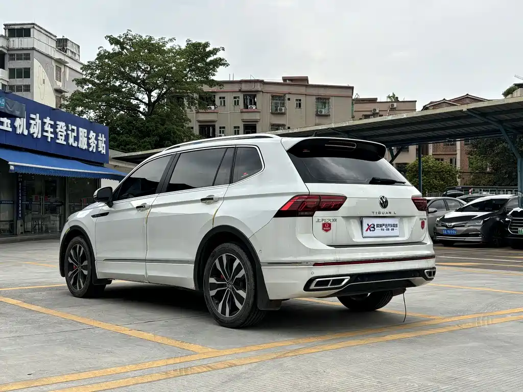 Volkswagen Tiguan L 2023