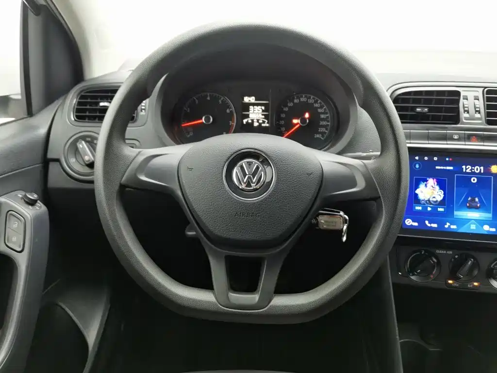 Volkswagen Polo 2018 — фото 11