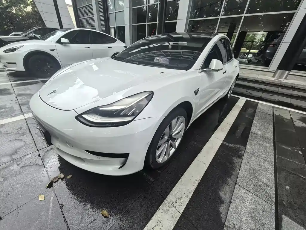 Tesla Model 3 2020 — фото 1