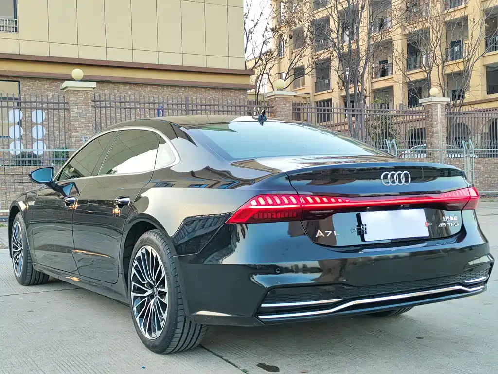 Audi A7L 2024 — фото 4